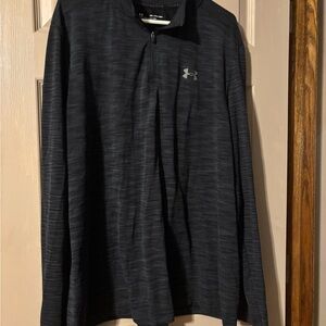 Men’s Under Armour Charcoal Quarter-Zip Top